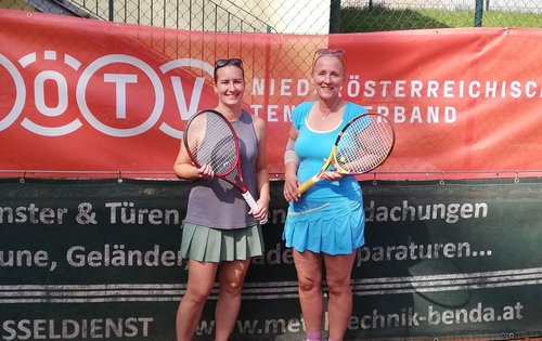 Die Siegerinnen im Bewerb 35+ des Jahres 2023 (Barthofer Kristina und Pinter Julia)